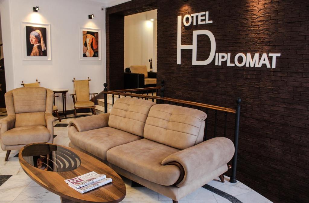 Hotel Diplomat room 1